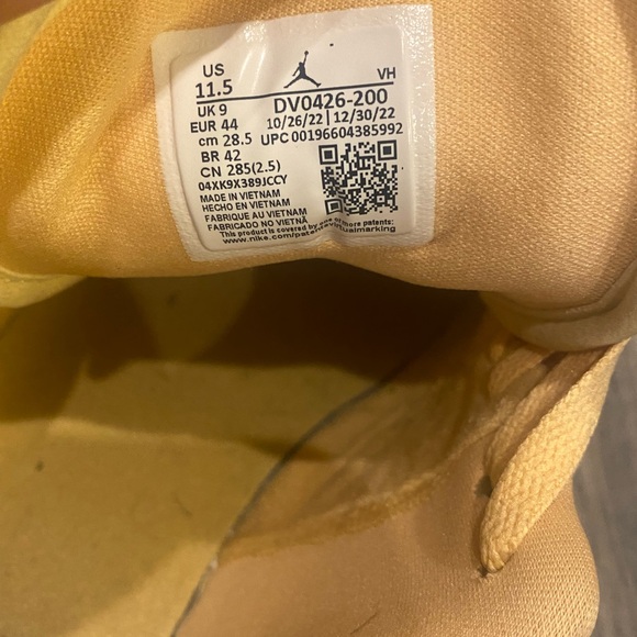 Woman's size 11.5 Nikes - Picture 6 of 6